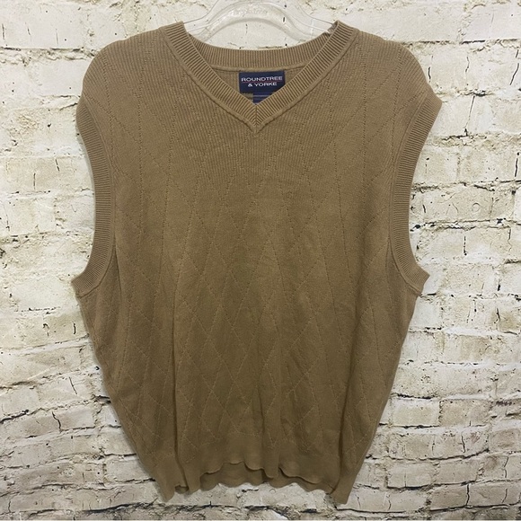 Roundtree & Yorke Tan Cotton Argyle Print V Neck Sweater Vest - Picture 1 of 4